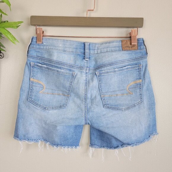 AE 2 Mid Rise Midi Light Wash Frayed Cutoff Stretch Jean Shorts American Eagle - Picture 9 of 13